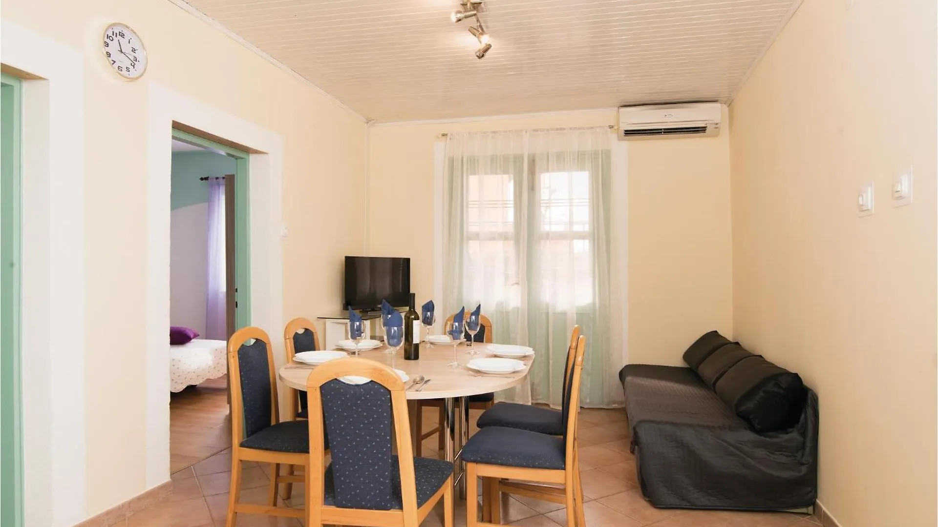Hébergement de vacances Awesome Home In Vinez With Kitchen