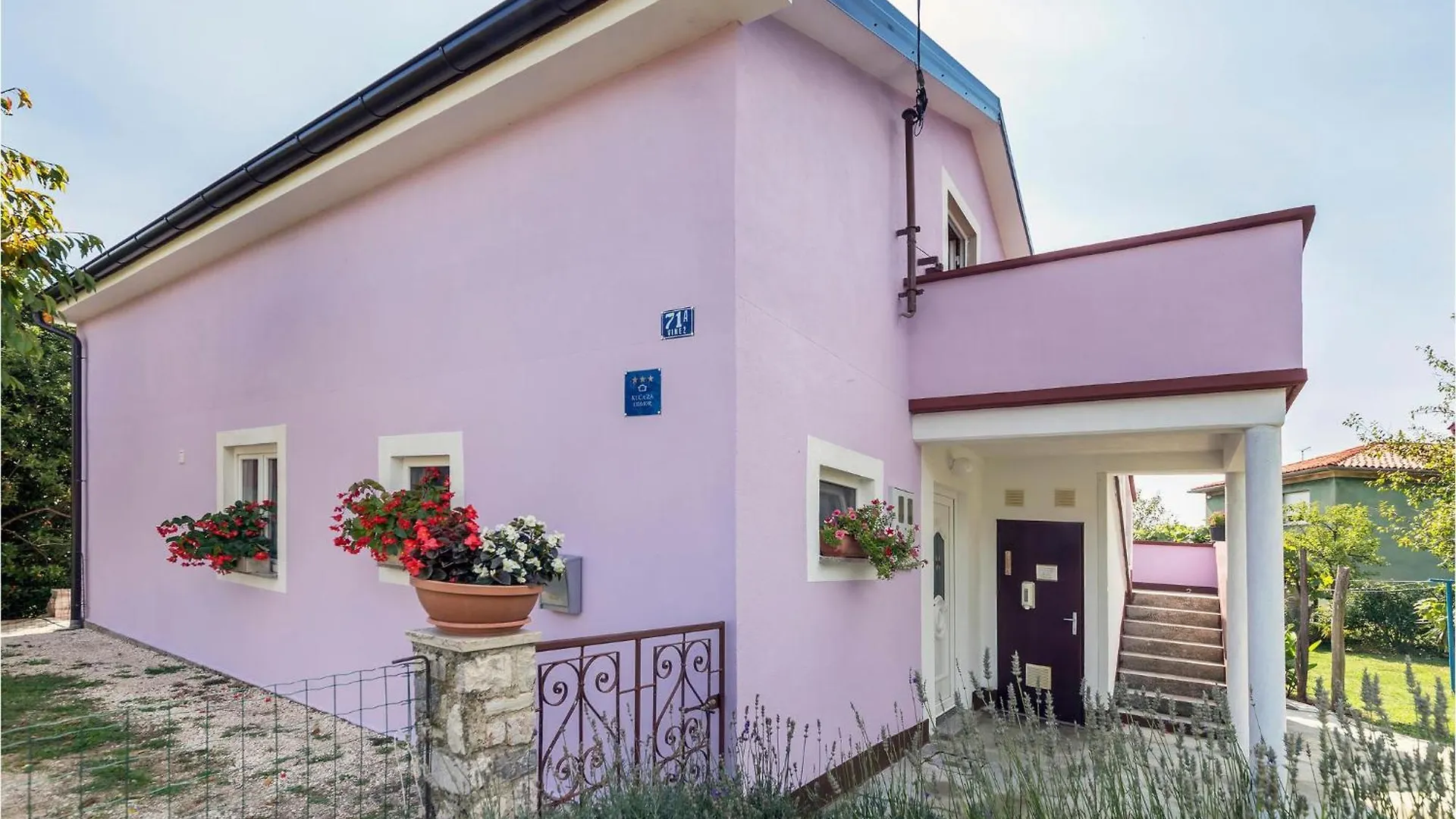 Hébergement de vacances Awesome Home In Vinez With Kitchen