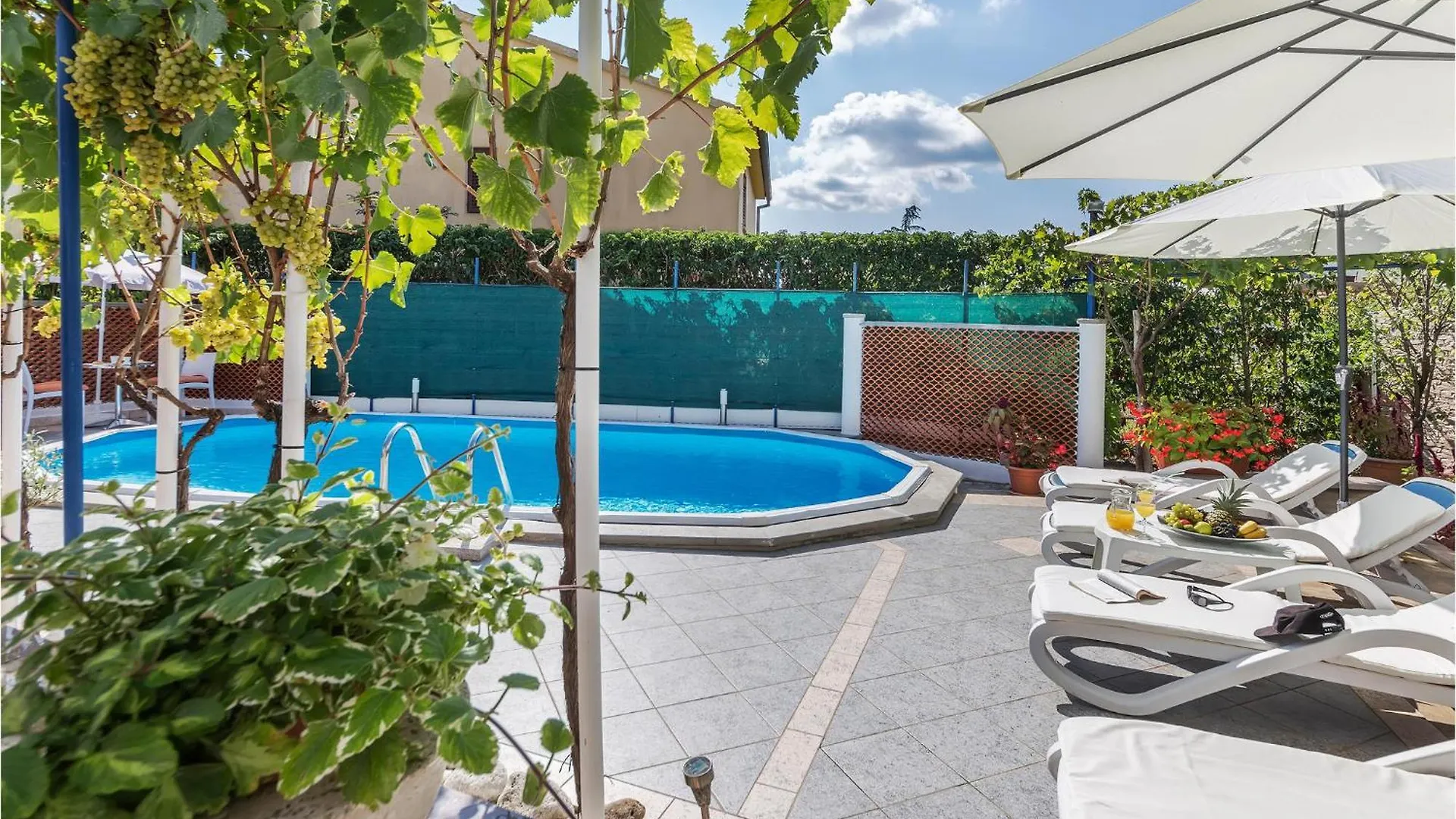 Awesome Home In Vinez With Kitchen Hébergement de vacances