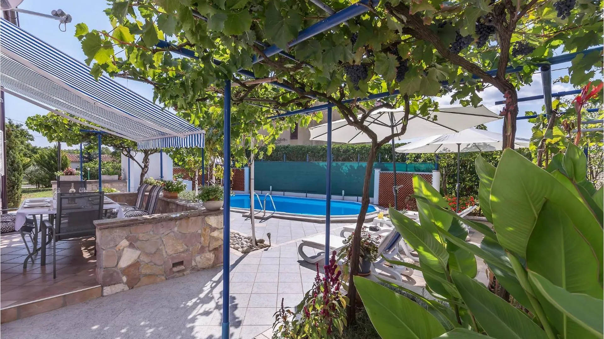 Awesome Home In Vinez With Kitchen Croácia